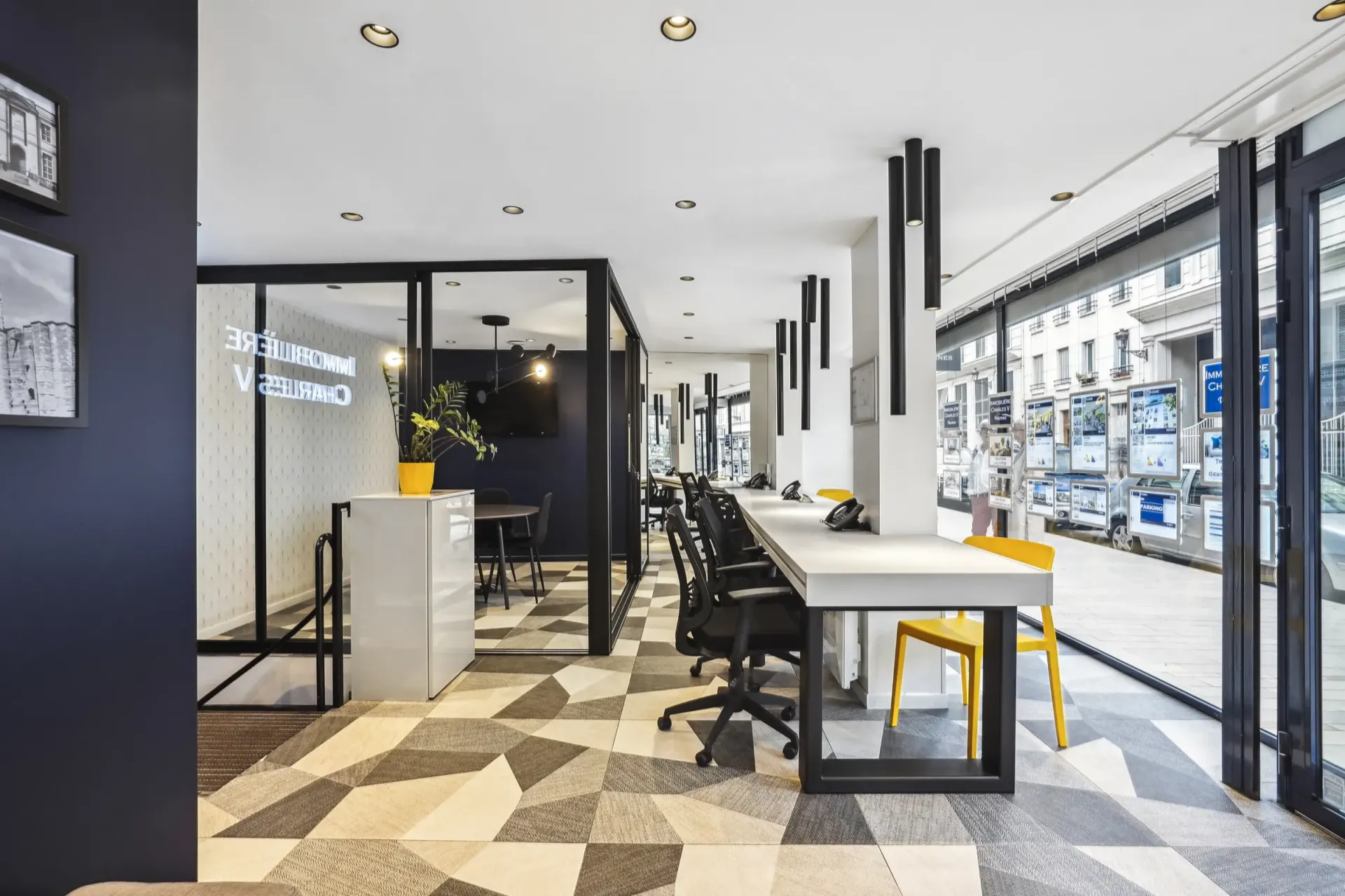 Open space de l'agence Immobilière Charles V