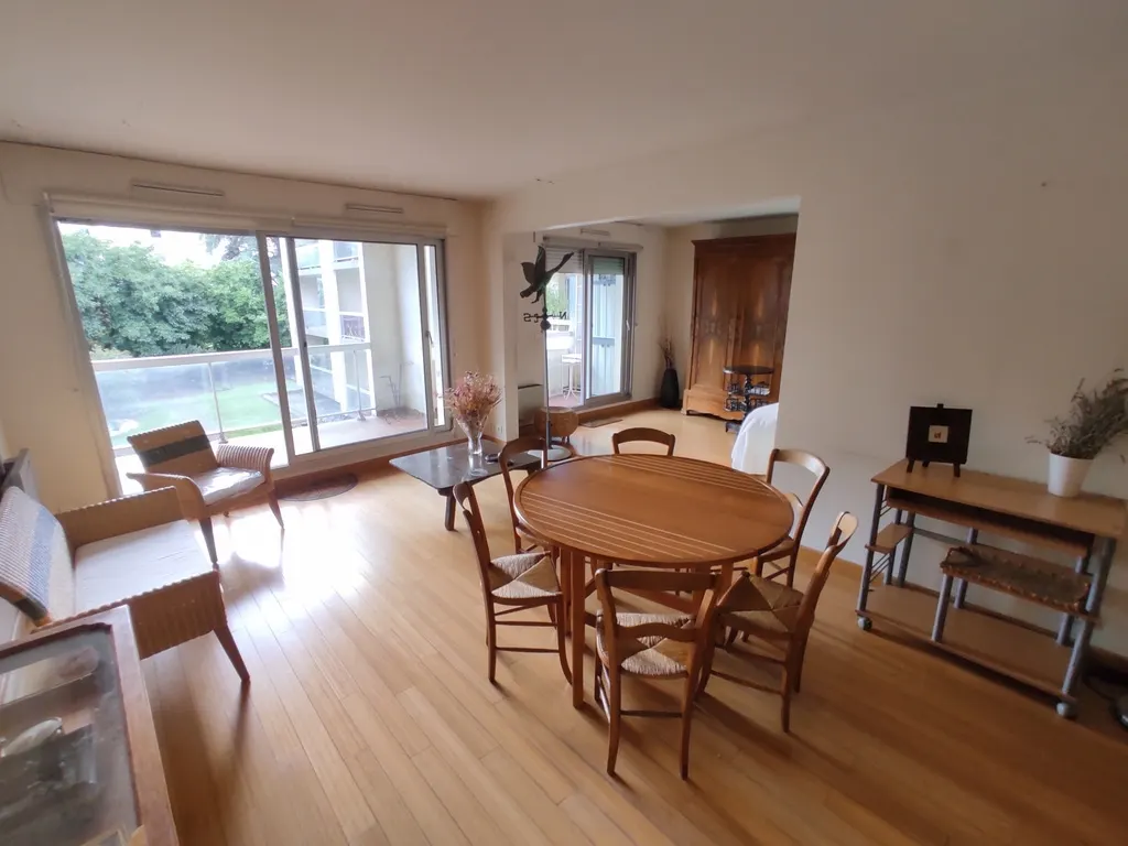 VINCENNES HYPER-CENTRE — 4 PIÈCES 87,48 M2 — BALCON-TERRASSE
